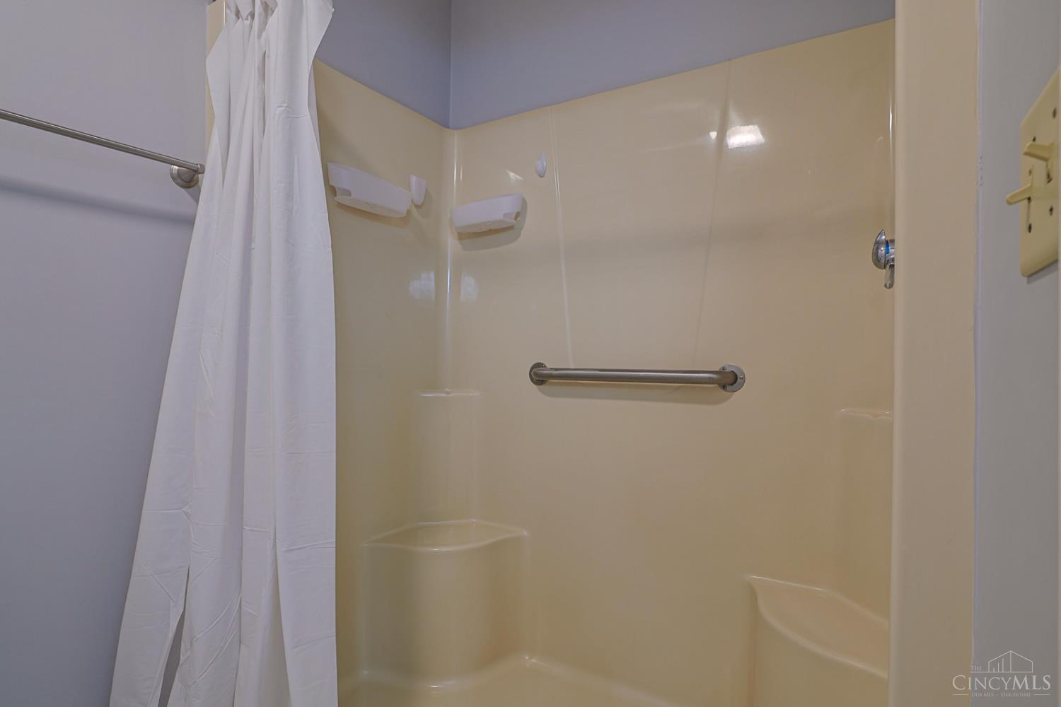 3703 West Galbraith Road Cincinnati, OH 45215 - Photo 31 of 35
