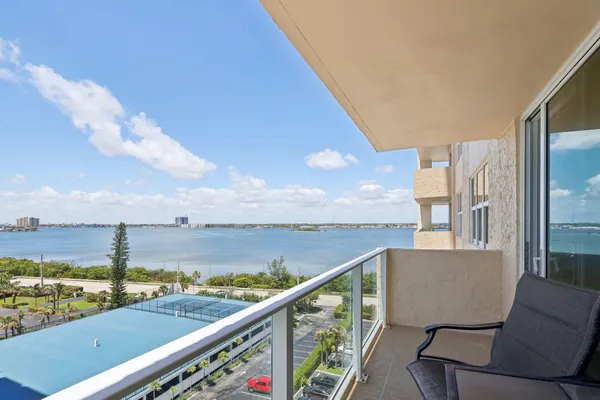 $3,000 | 5440 North Ocean Drive, Unit 903, Singer Island, FL 33404