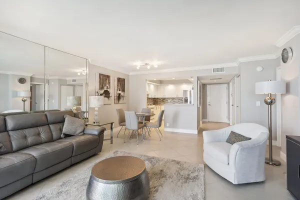 $3,000 | 5440 North Ocean Drive, Unit 903, Singer Island, FL 33404