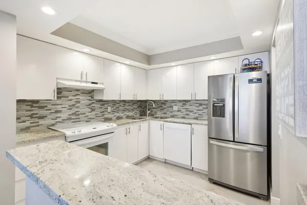 $3,000 | 5440 North Ocean Drive, Unit 903, Singer Island, FL 33404