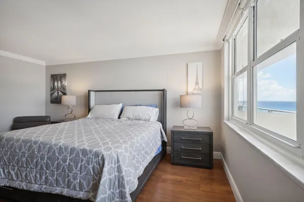 $3,000 | 5440 North Ocean Drive, Unit 903, Singer Island, FL 33404