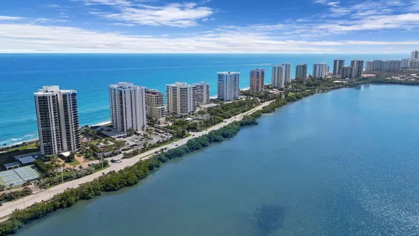 $3,000 | 5440 North Ocean Drive, Unit 903, Singer Island, FL 33404