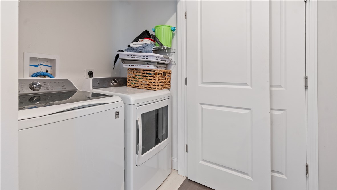 488 Long Street Warwick, RI 02886 - Photo 14 of 43