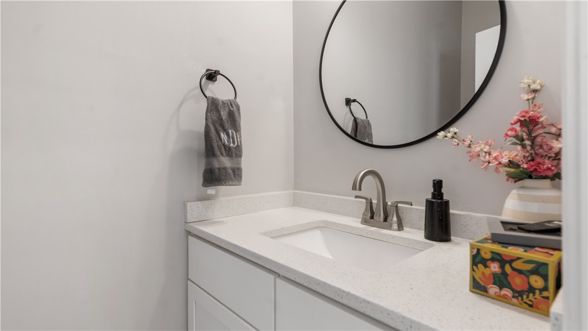 488 Long Street Warwick, RI 02886 - Photo 15 of 43