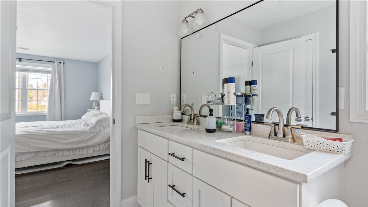 488 Long Street Warwick, RI 02886 - Photo 21 of 43