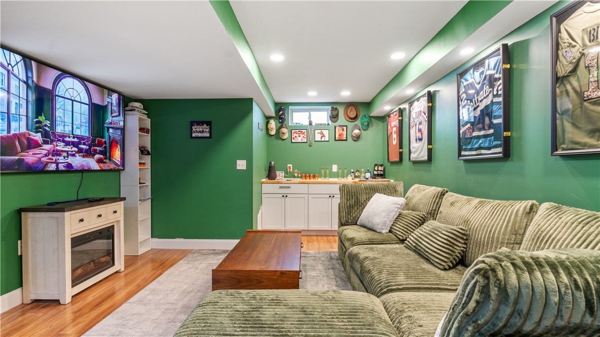 488 Long Street Warwick, RI 02886 - Photo 29 of 43