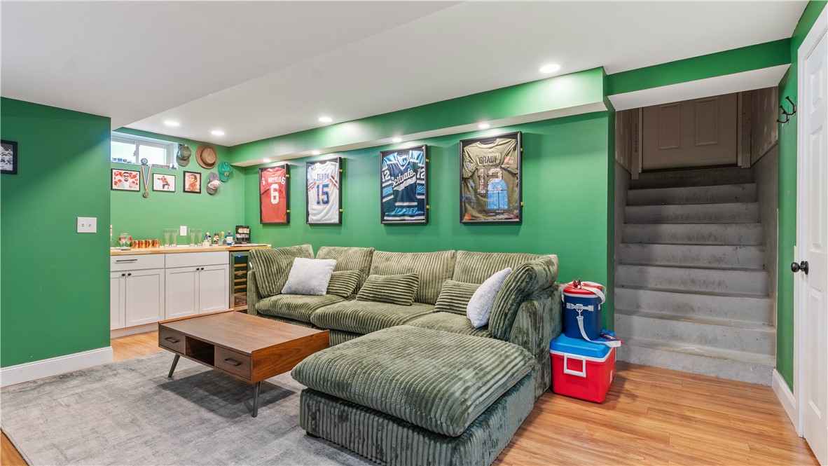 488 Long Street Warwick, RI 02886 - Photo 31 of 43