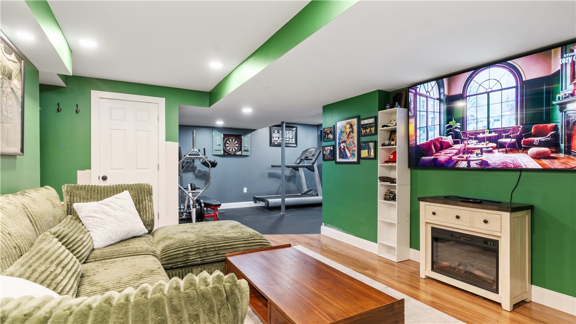 488 Long Street Warwick, RI 02886 - Photo 32 of 43
