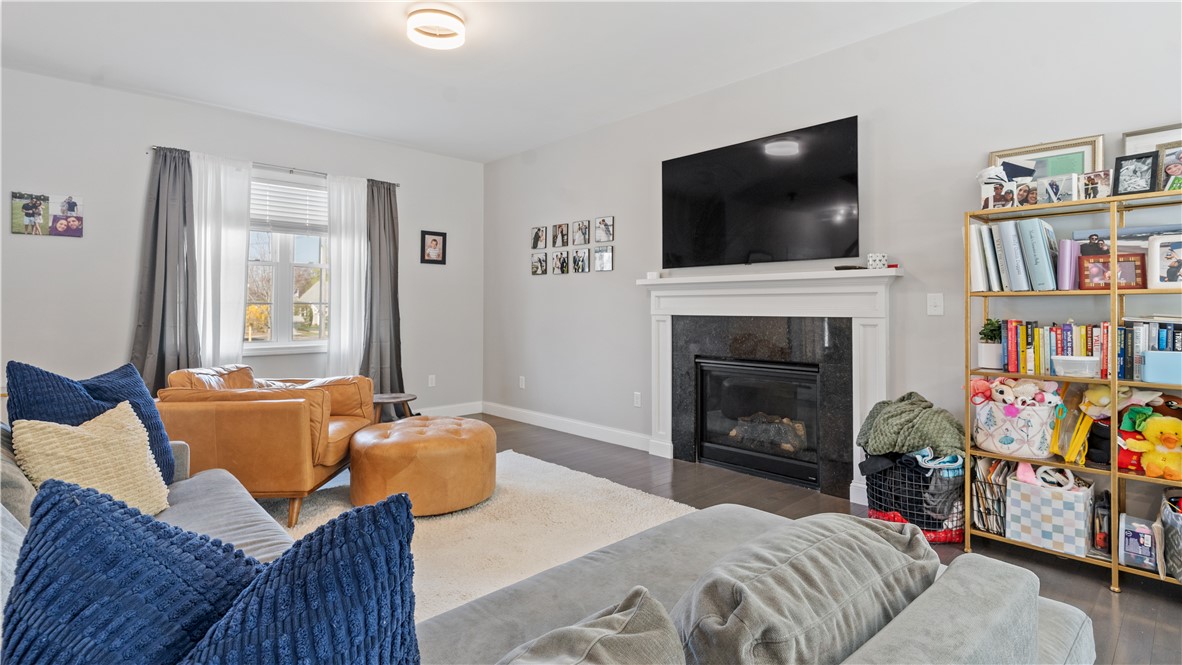 488 Long Street Warwick, RI 02886 - Photo 6 of 43