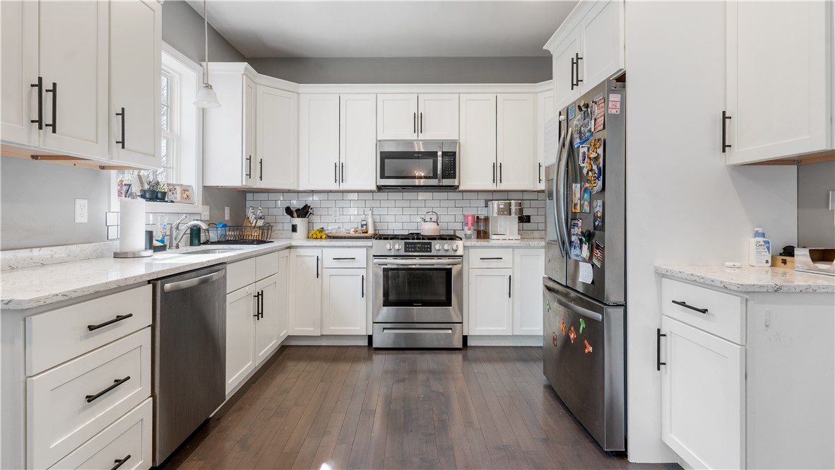 488 Long Street Warwick, RI 02886 - Photo 8 of 43