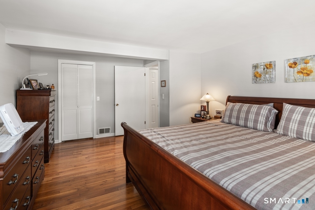 49 Minivale Road Stamford, CT 06907 - Photo 20 of 30 Walk In Closet.