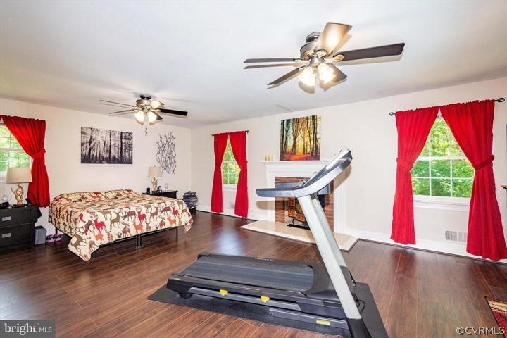 2400 Butler Road Beaverdam, VA 23015 - Photo 23 of 46 a living room with furniture and a wooden floor