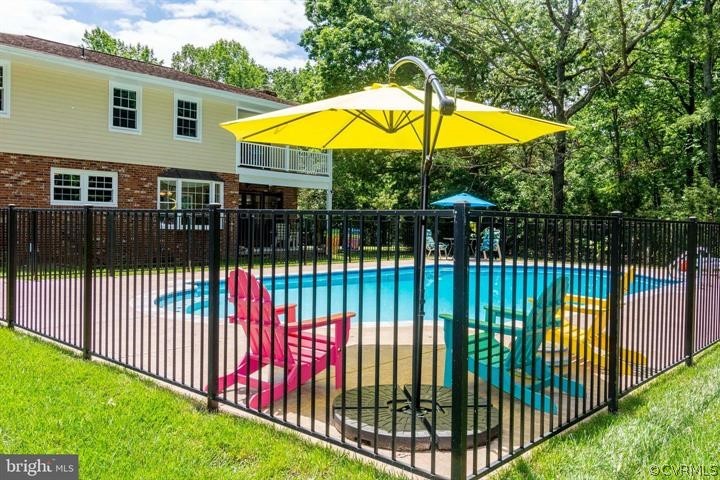 2400 Butler Road Beaverdam, VA 23015 - Photo 3 of 46 a view of a balcony with a garden