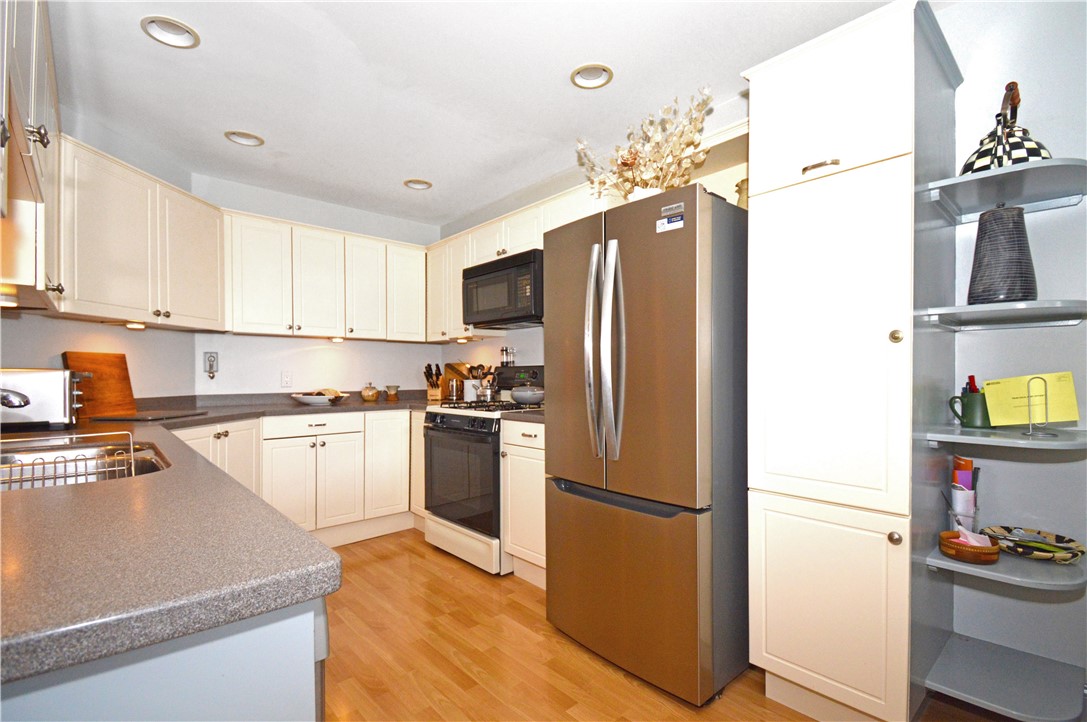 39 Bagy Wrinkle Cove, Unit 39 Warren, RI 02885 - Photo 3 of 38