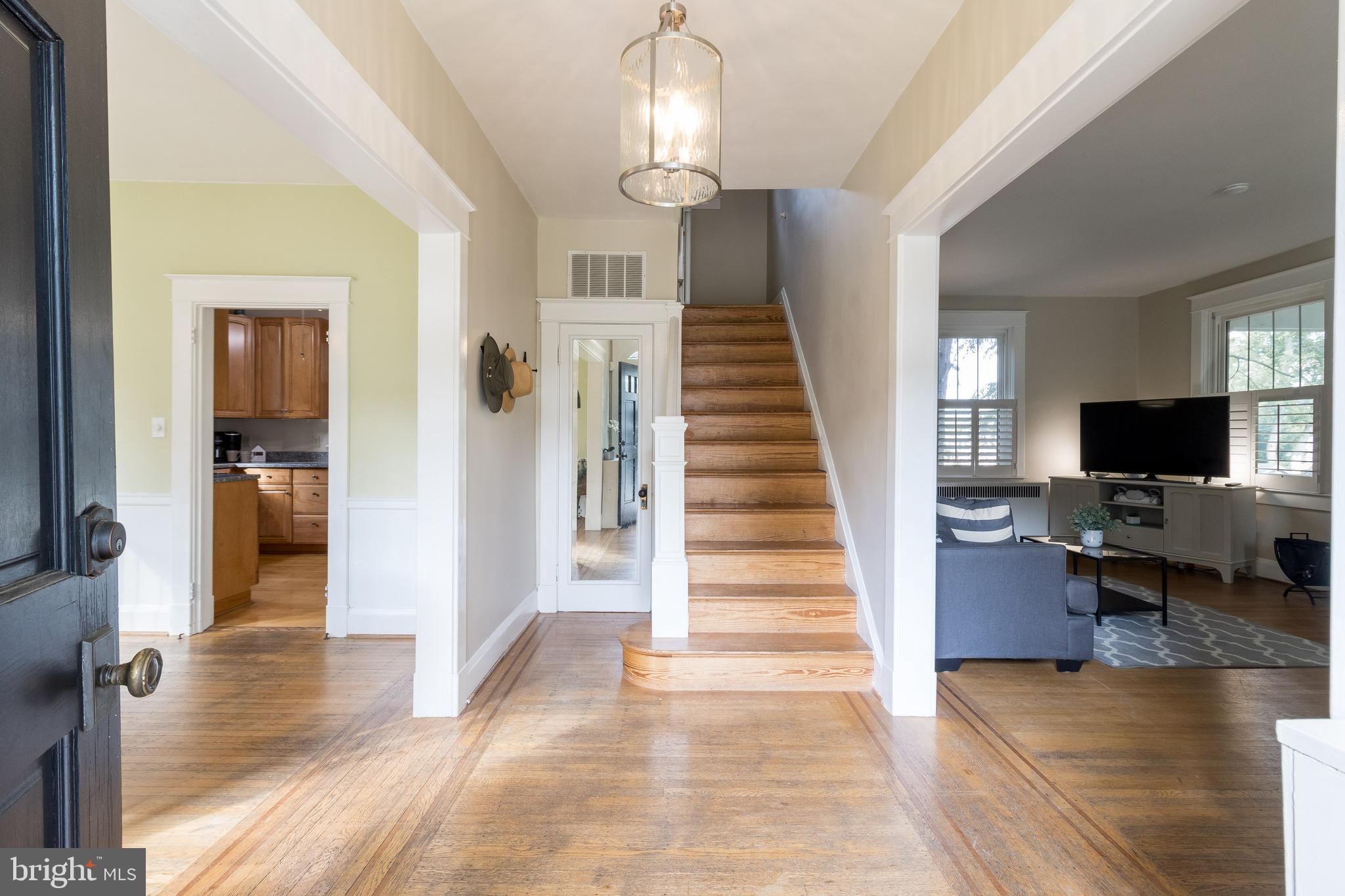 31 Overbrook Road Catonsville, MD 21228 - Photo 3 of 56 Gallery Image 3