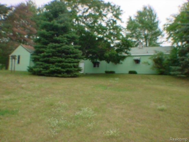4675 Rattek Road Clarkston, MI 48346 - Photo 2 of 3 DSC01153