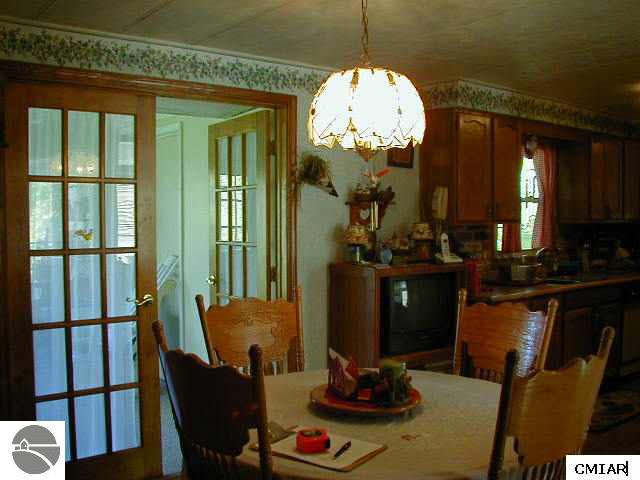 621 North Duffield Road Sumner, MI 48889 - Photo 4 of 9 1769186-3.JPG