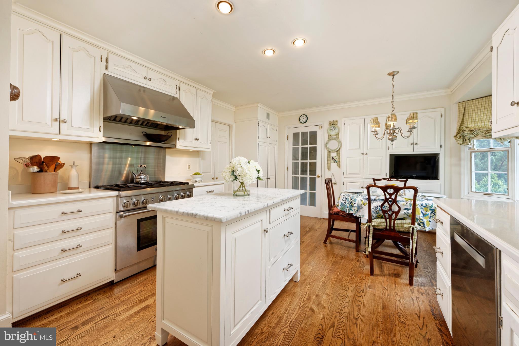 23358 Dover Road Middleburg, VA 20117 - Photo 12 of 41 Gourmet kitchen has stainless steel appliances
