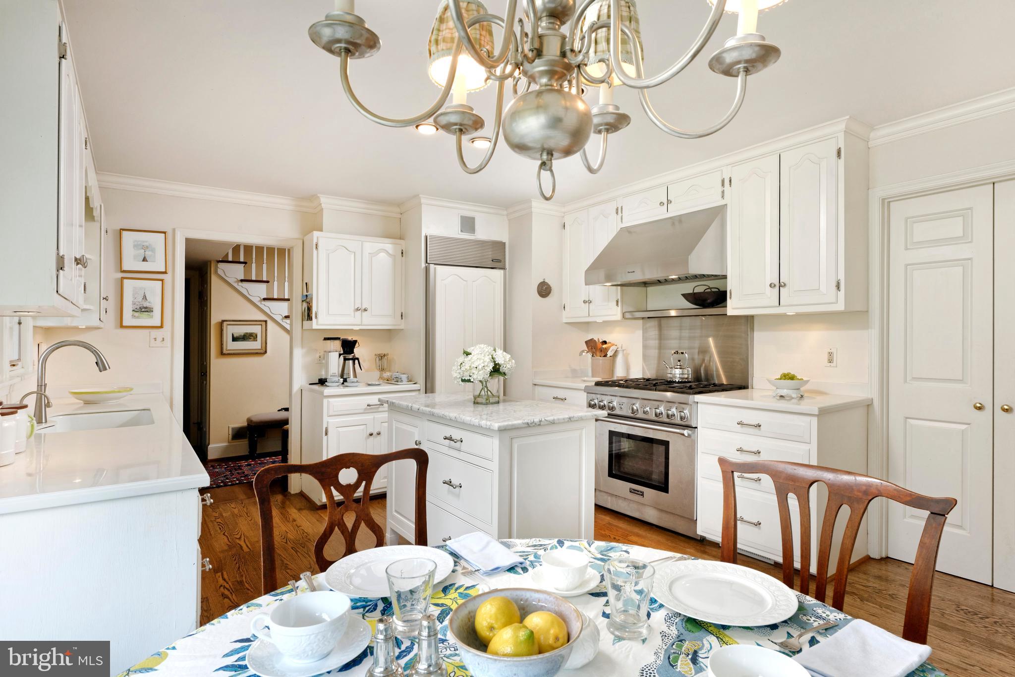 23358 Dover Road Middleburg, VA 20117 - Photo 15 of 41 View of the kitchen