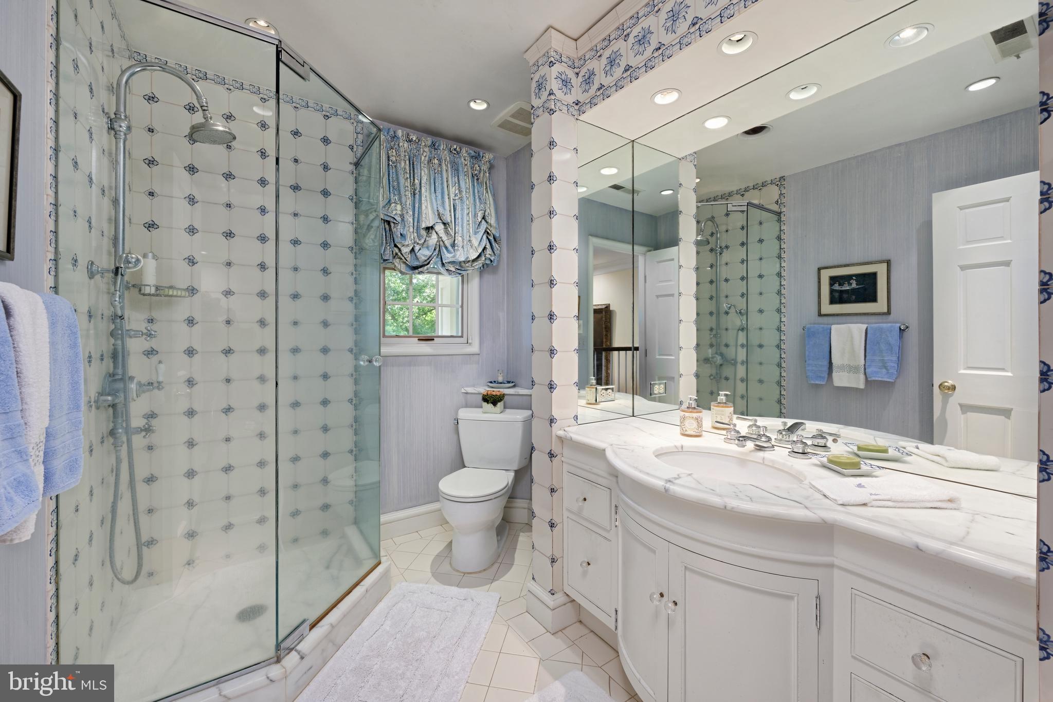 23358 Dover Road Middleburg, VA 20117 - Photo 25 of 41 Hall bathroom shared by bedrooms 2 and 3