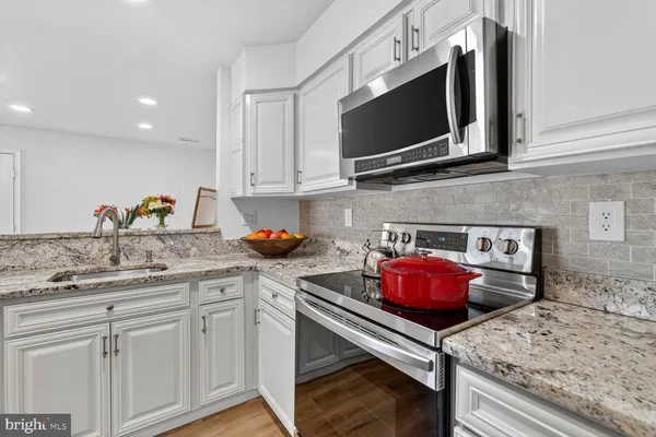 $459,900 | 6912 Mary Caroline Circle, Unit J, Alexandria, VA 22310