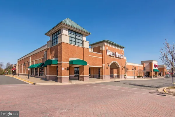 $459,900 | 6912 Mary Caroline Circle, Unit J, Alexandria, VA 22310