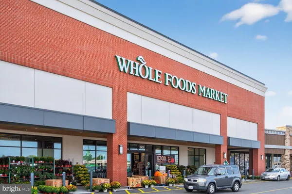 $459,900 | 6912 Mary Caroline Circle, Unit J, Alexandria, VA 22310