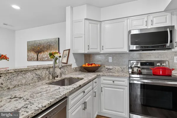 $459,900 | 6912 Mary Caroline Circle, Unit J, Alexandria, VA 22310