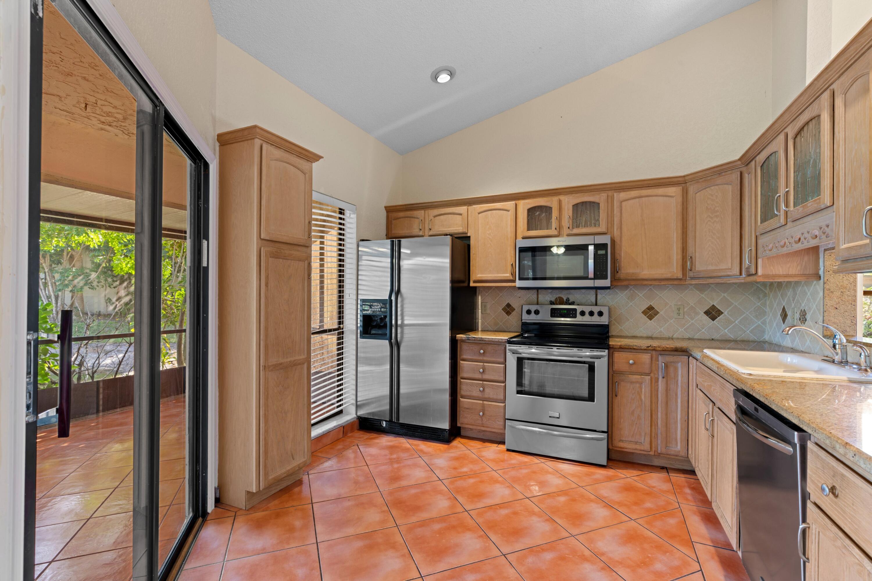 9264 Ketay Circle Boca Raton, FL 33428 - Photo 11 of 47 Kitchen