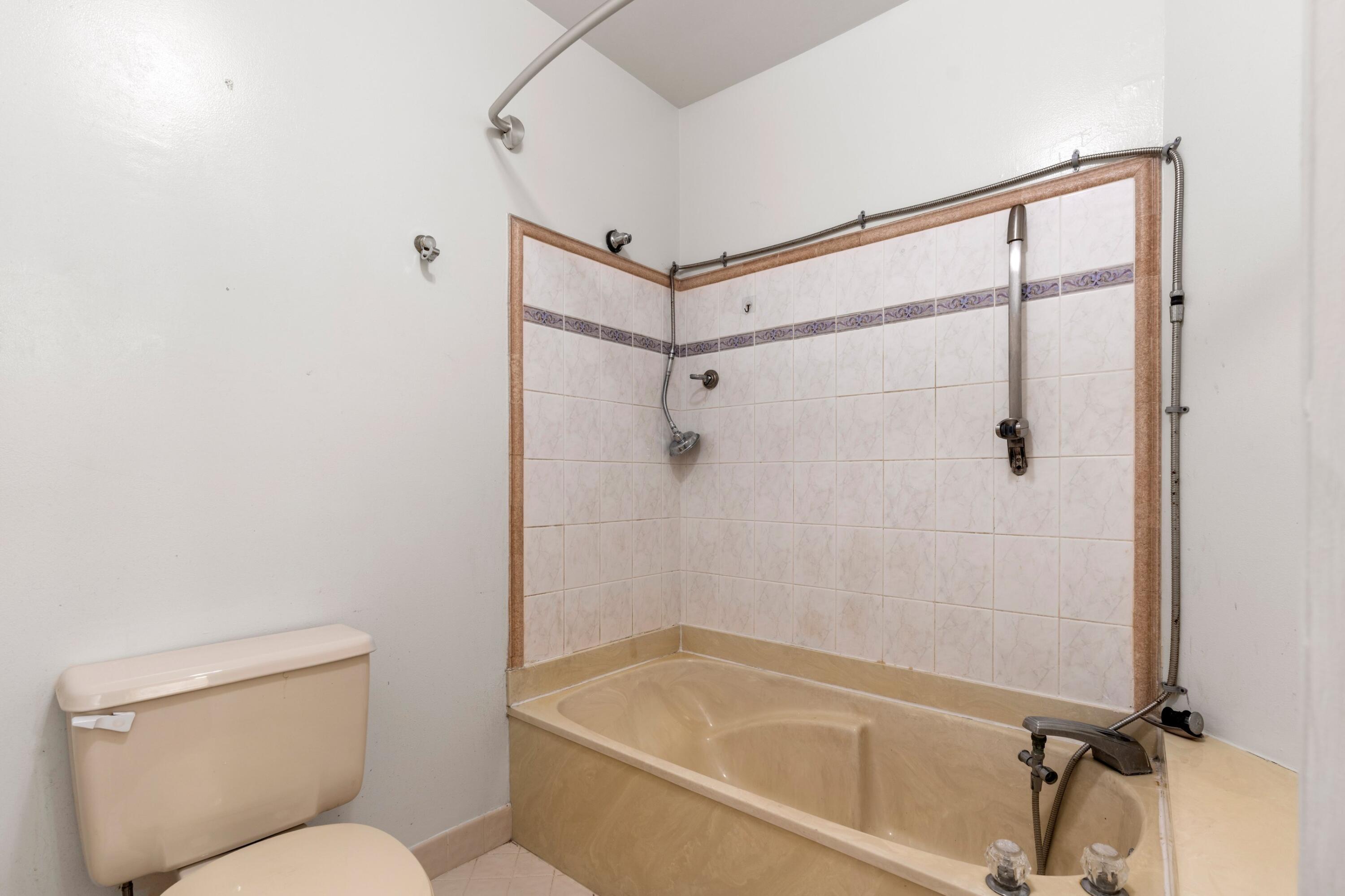 9264 Ketay Circle Boca Raton, FL 33428 - Photo 16 of 47 Primary Bath