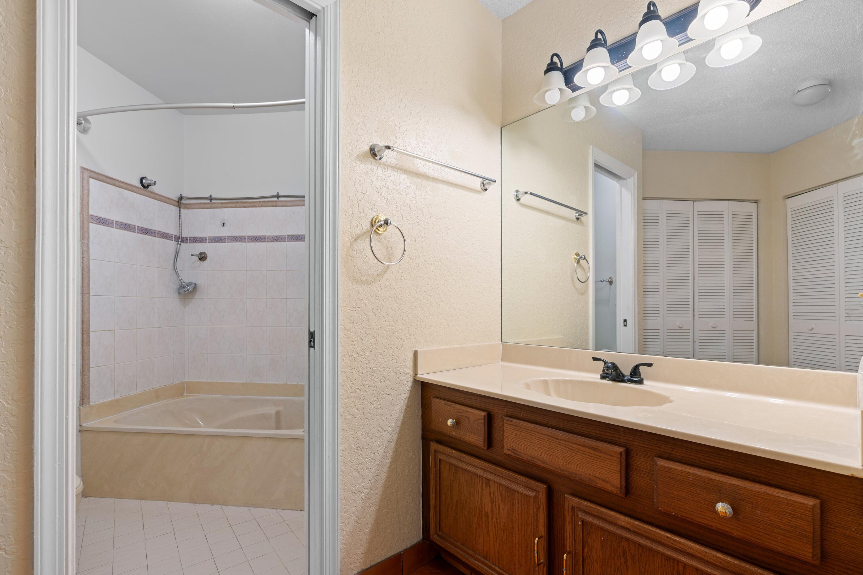 9264 Ketay Circle Boca Raton, FL 33428 - Photo 17 of 47 Primary Bath