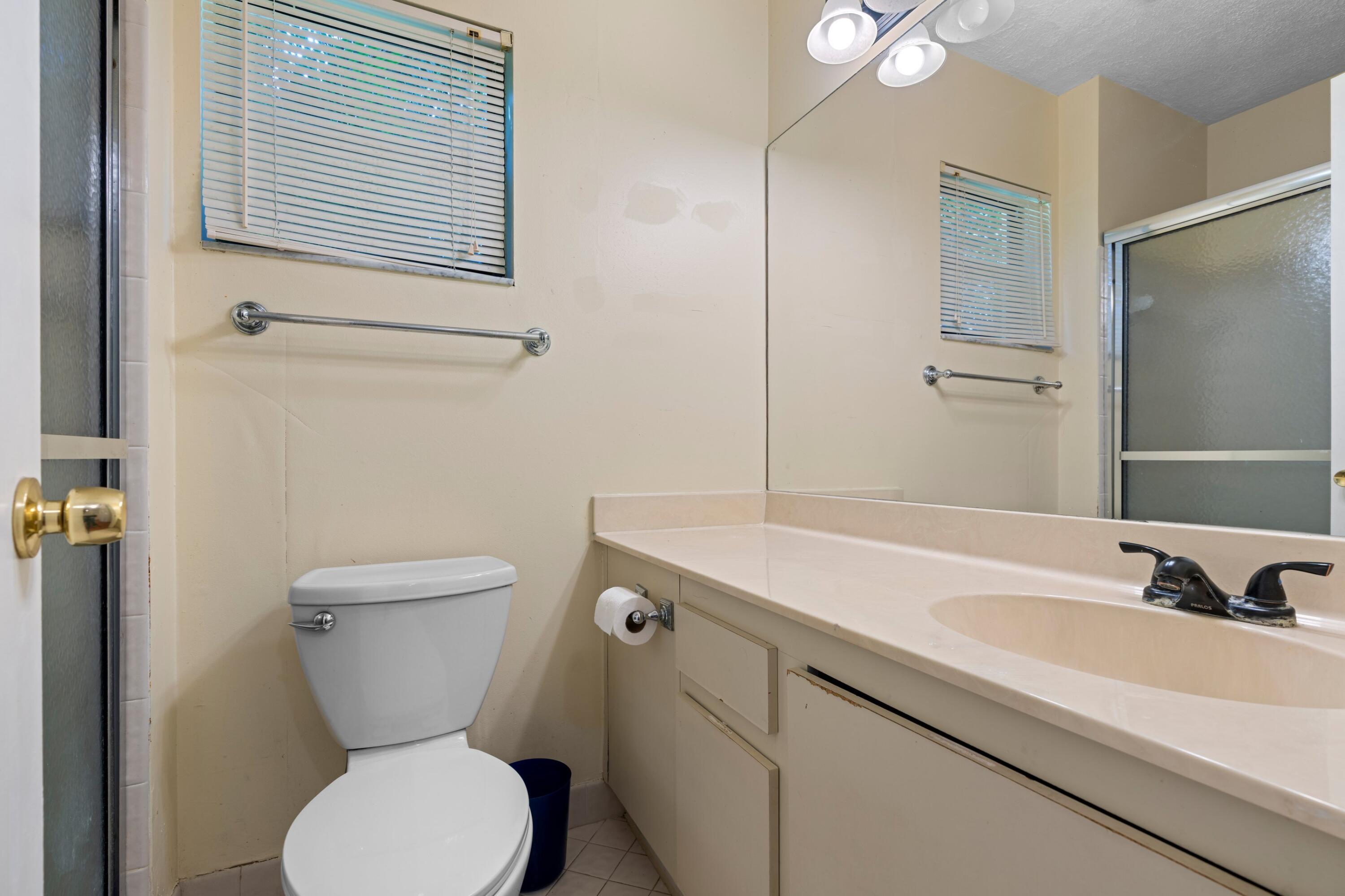 9264 Ketay Circle Boca Raton, FL 33428 - Photo 19 of 47 Bathroom 2
