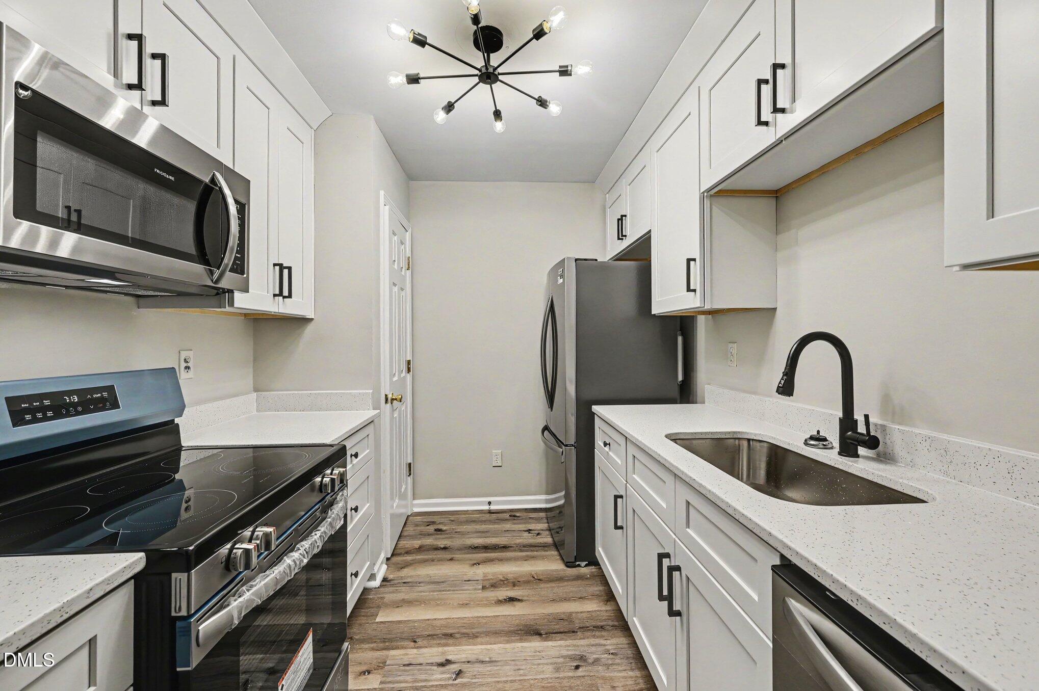704 Brye Street Durham, NC 27703 - Photo 10 of 34 004_file_1921