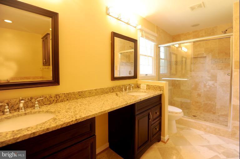 8612 Fort Hunt Road Alexandria, VA 22308 - Photo 11 of 23 Bath (Master)