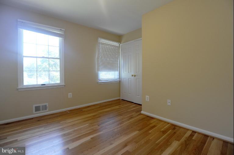 8612 Fort Hunt Road Alexandria, VA 22308 - Photo 12 of 23 Bedroom