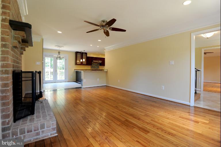 8612 Fort Hunt Road Alexandria, VA 22308 - Photo 19 of 23 Family Room