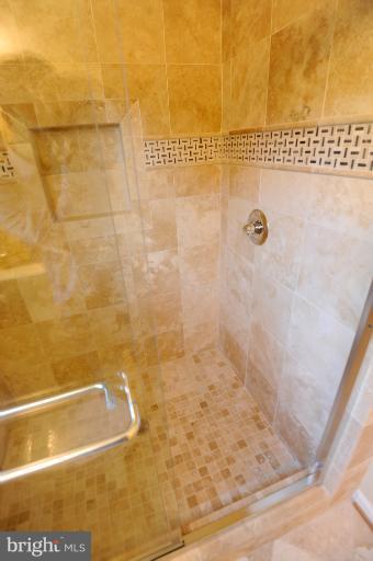 8612 Fort Hunt Road Alexandria, VA 22308 - Photo 3 of 23 Bath (Master)