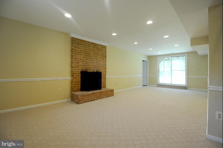 8612 Fort Hunt Road Alexandria, VA 22308 - Photo 7 of 23 Lower Level Family Room