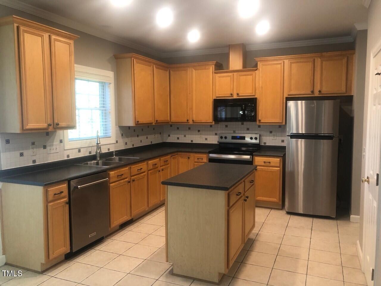 223 Shalimar Drive Durham, NC 27713 - Photo 6 of 31 Kitchen Shalimar