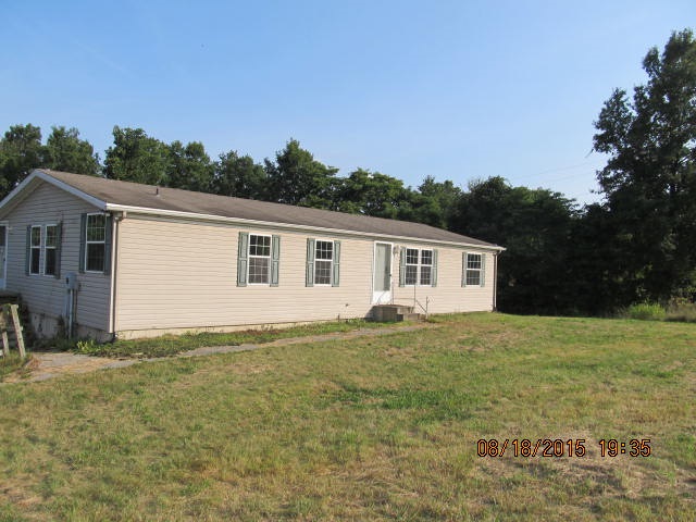 2441 South Maple Road Bloomfield, IN 47424 - Photo 1 of 1