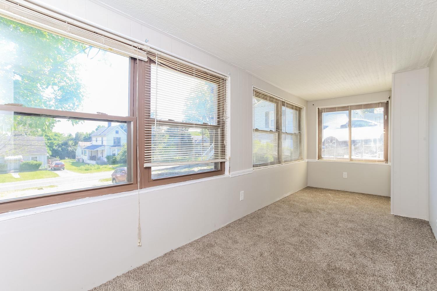 106 Ridgeway Road Cincinnati, OH 45216 - Photo 4 of 20 Gallery Image 4