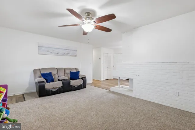 $339,900 | 8 Starlight Lane, Levittown, PA 19055