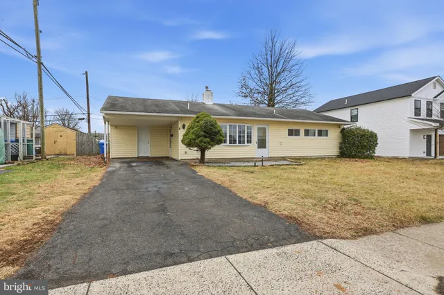 $339,900 | 8 Starlight Lane, Levittown, PA 19055