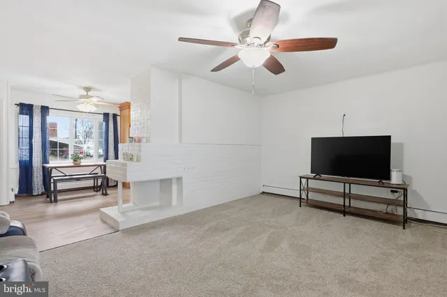 $339,900 | 8 Starlight Lane, Levittown, PA 19055