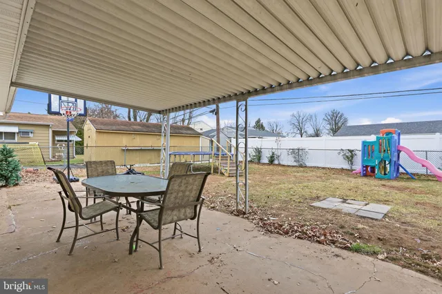 $339,900 | 8 Starlight Lane, Levittown, PA 19055