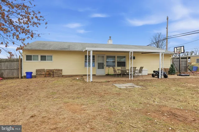 $339,900 | 8 Starlight Lane, Levittown, PA 19055