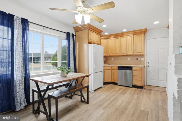 $339,900 | 8 Starlight Lane, Levittown, PA 19055