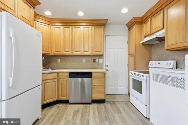 $339,900 | 8 Starlight Lane, Levittown, PA 19055