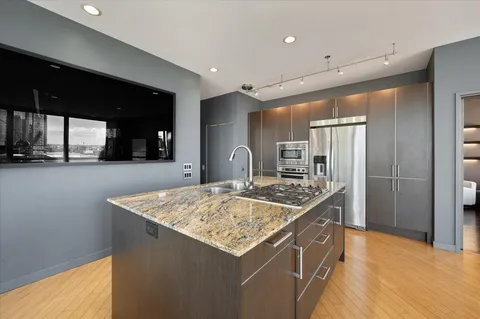 $699,000 | 653 North Kingsbury Street, Unit 1103, Chicago, IL 60654