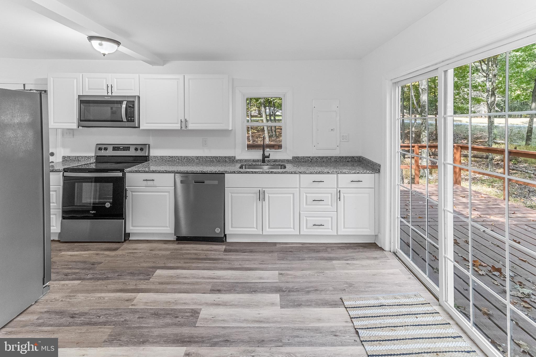 33 Maple Lane Berkeley Springs, WV 25411 - Photo 4 of 34